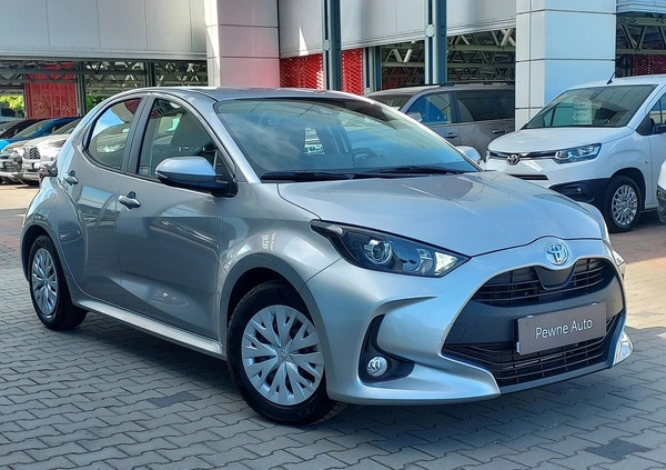 Toyota Yaris cena 72900 przebieg: 16300, rok produkcji 2023 z Człopa małe 232